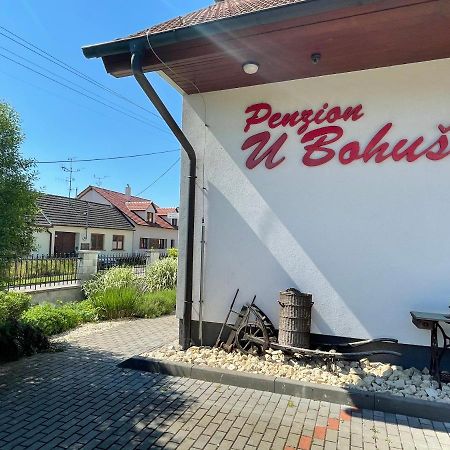 Penzion U Bohusa Lednice Buitenkant foto