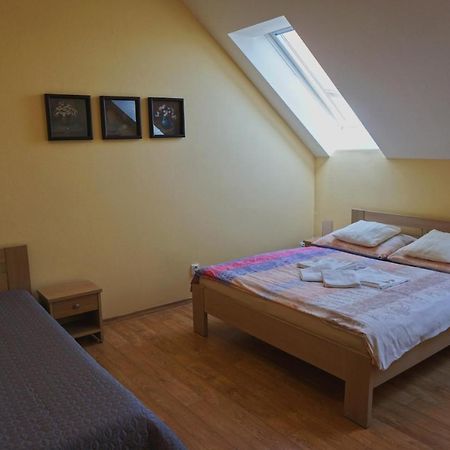 Penzion U Bohusa Lednice Buitenkant foto